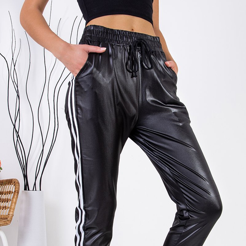 Чорні жіночі джогери з лампасами