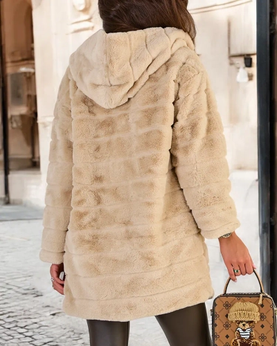 Жіноче хутряне пальто Royalfashion Бежеве