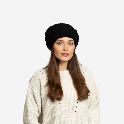 Dámská černá teplá čepice s bambulí - Doplňky