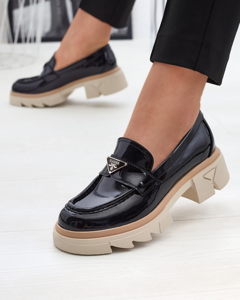 Lakované černé dámské mokasíny se zdobením Sarix - Obuv