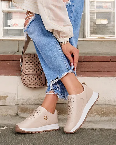 Жіночі кросівки Royalfashion Borumo