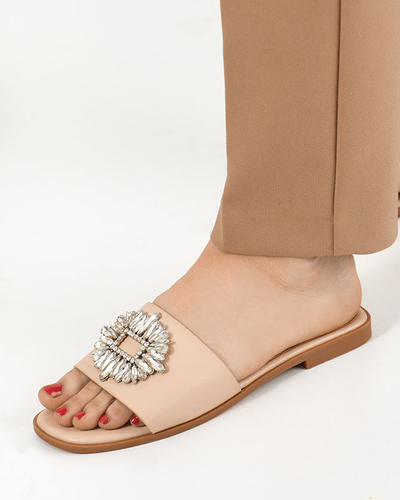 OUTLET Dámské béžové pantofle se stříbrným ornamentem. Hipi - Obuv