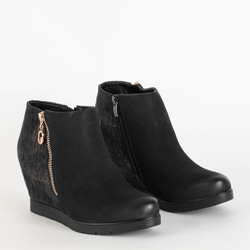 Сірі жіночі чоботи на танкетці Callesto - Взуття