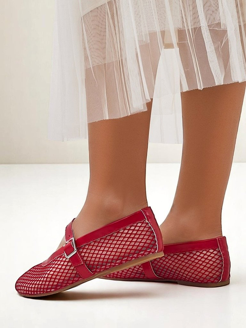 Royalfashion Жіночі балетки з вирізами та ремінцем Naommi