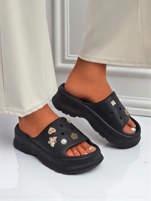 Royalfashion Жіночі гумові капці з декором Slash Glam