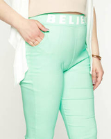 máta || tmavě zelená