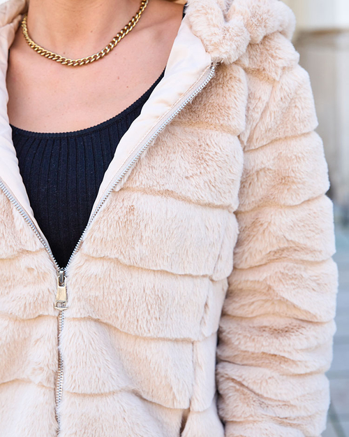 Royalfashion Бежева жіноча куртка зі штучного хутра