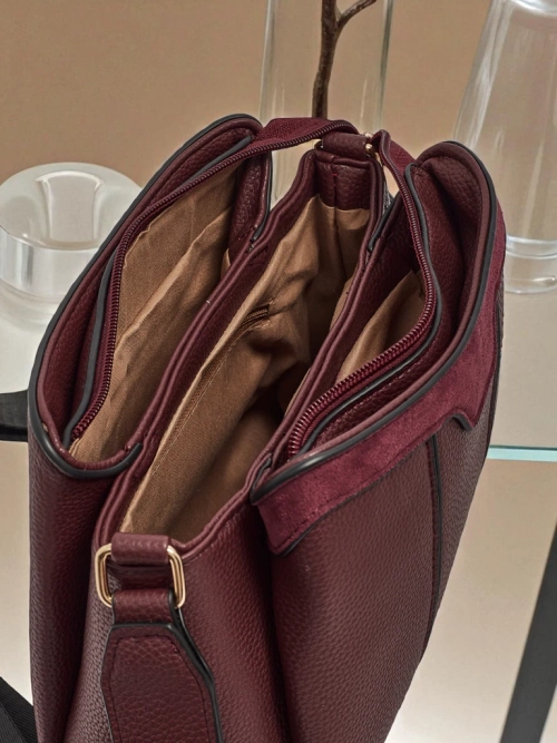 Маленька жіноча сумочка з екошкіри Novaria