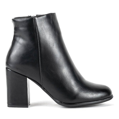 Černé boty na vyšší pozici Pekan - Obuv