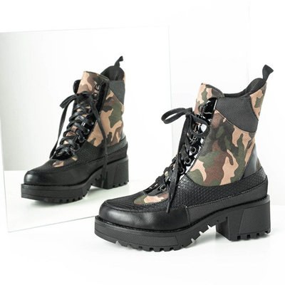 Czarne workery ze wzorem moro Berkut - Obuwie