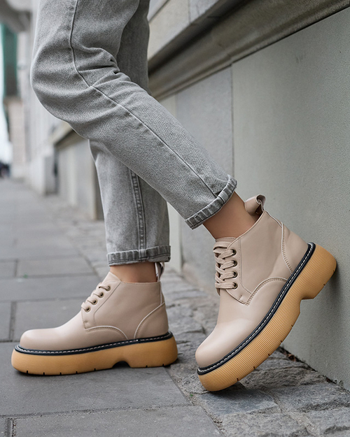 Жіночі черевики бежевого кольору Tarraf- Footwear