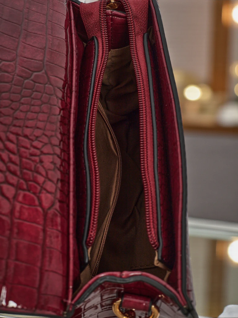 Lakovaná Malá dámská kabelka z eko kůže Veluna