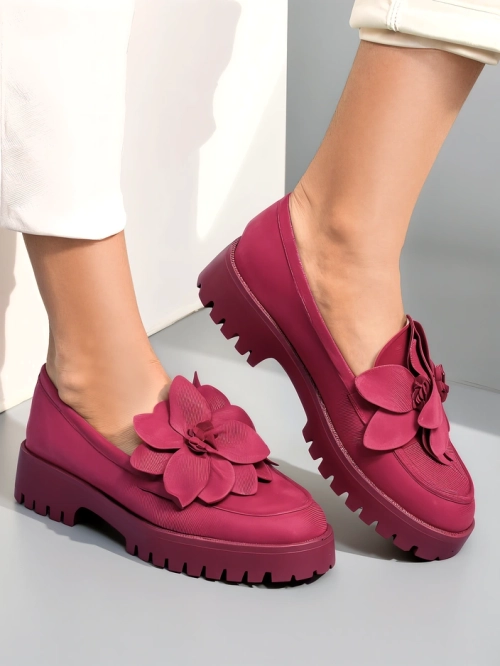 Royalfashion Еко замша жіночі лофери з квіткою Floverse