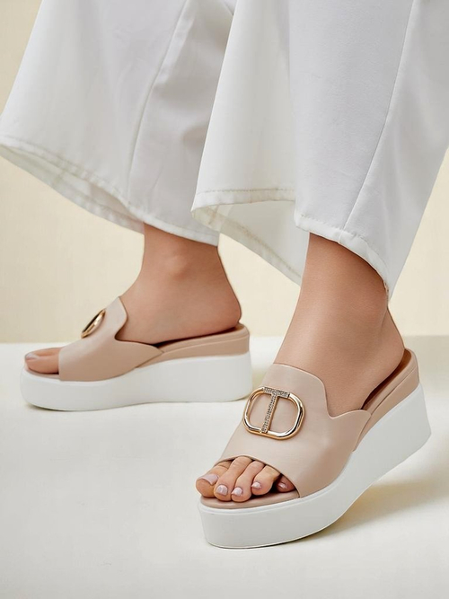 Royalfashion жіночі босоніжки на танкетці Daffin