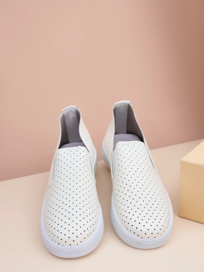 Royalfashion Жіночі перфоровані спортивні черевики Musio