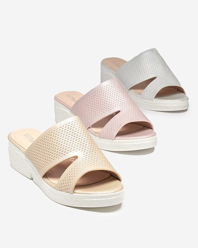 Dámské růžové lesklé pantofle Heiri. Obuv