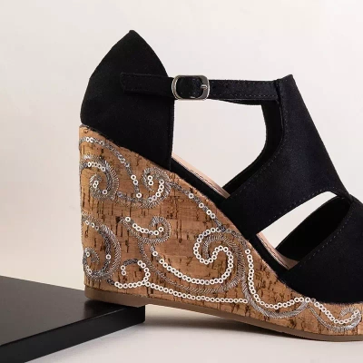 OUTLET Černé dámské sandály na klínku s flitry Terou - Obuv