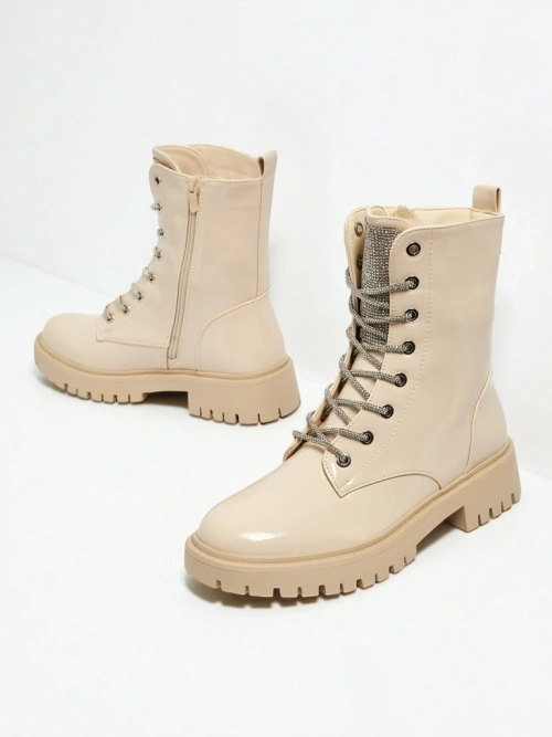 Лаковані шнуровані жіночі ботильйони Fjorra