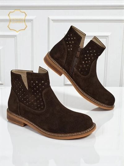 Boty Ariadne z přírodního semiše tmavě hnědé, ploché podpatky 3 cm