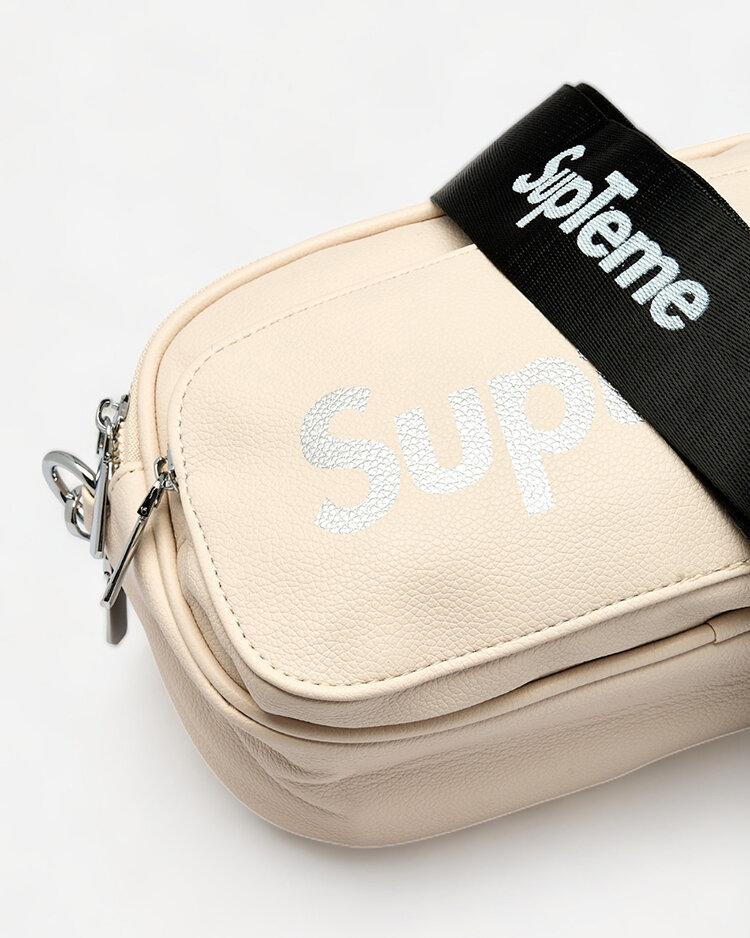 Royalfashion Dámská malá kabelka v béžové barvě s nápisem