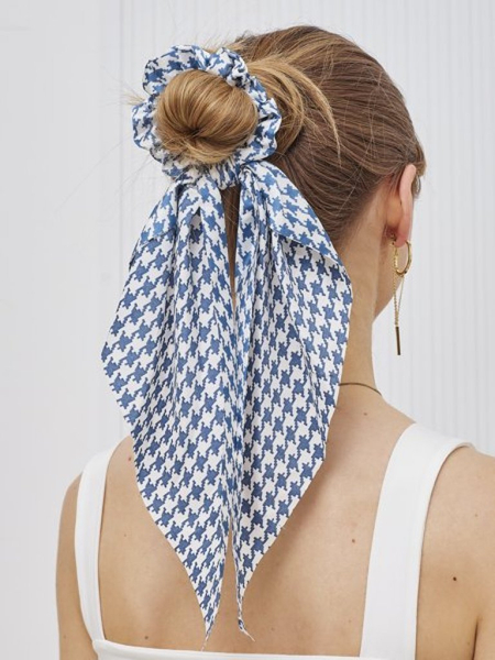 Royalfashion Gumička do vlasů s kostkovanou stuhou Kratella