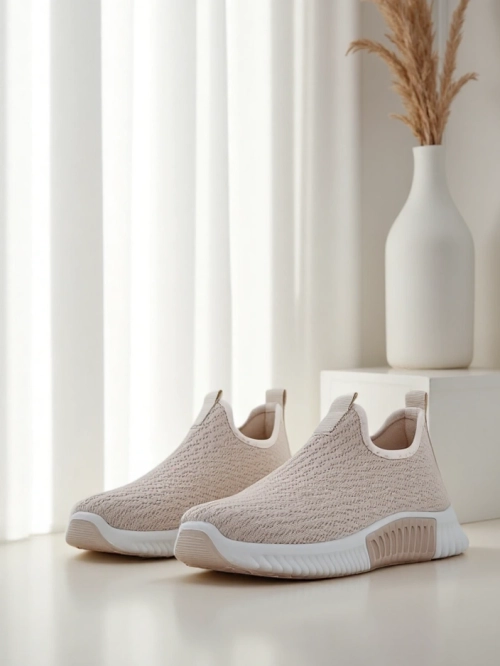 Жіночі бежеві сліпони-кросівки Eulalia Slip-On на плоскій підошві з тканини на літо і весну