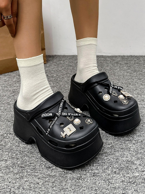 Royalfashion Жіночі гумові сланці з декораціями Dellos