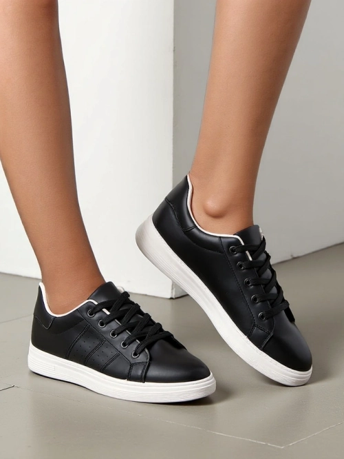 Жіночі спортивні кросівки Royalfashion Fogod на шнурівці