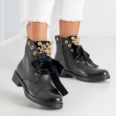 Černé tašky s dekoracemi Havelte - obuv