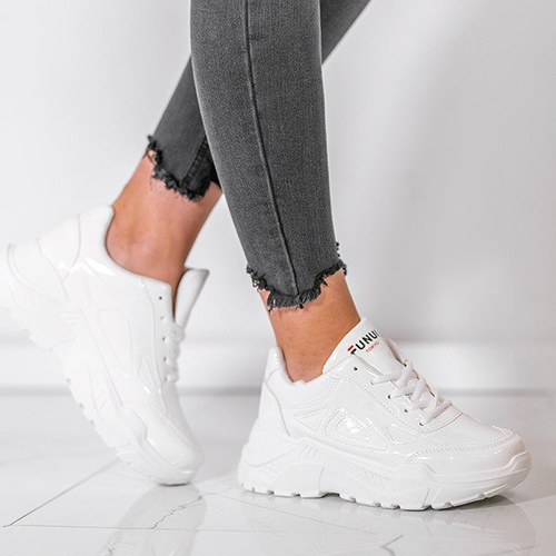 Біле лаковане спортивне взуття Holly- Взуття