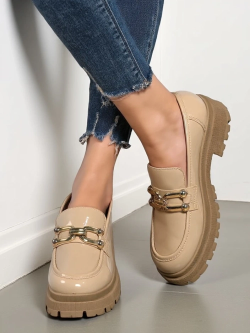 Royalfashion Жіночі лофери з патентної шкіри Arieda