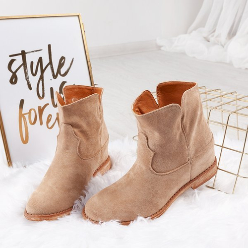 Бежеві ковбойські черевики на закритому клині Bluestone - Взуття 1