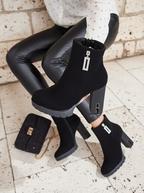 Жіночі черевики Royalfashion Beroleda з декором на шпильці