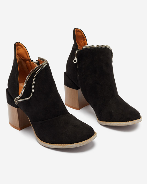 Чорні жіночі утеплені чоботи на підборах Mukis