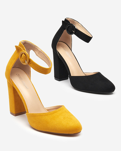 OUTLET Hořčičné dámské sandály na sloupku Nastio - Obuv