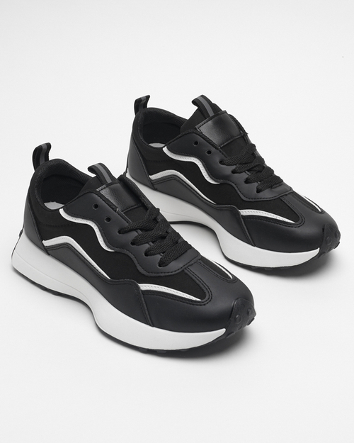 Чорні жіночі кросівки Qsially- Footwear