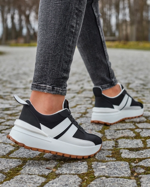 Жіночі чорні спортивні туфлі з екошкіри з кольоровими вставками Tifora- Footwear