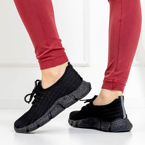 Чорні жіночі кросівки Noliko