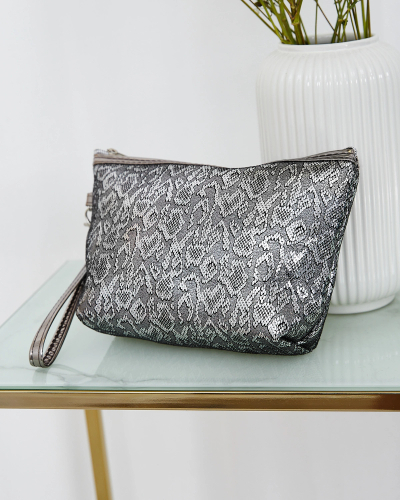 Royalfashion Dámská stříbrná lesklá kosmetická taška s potiskem