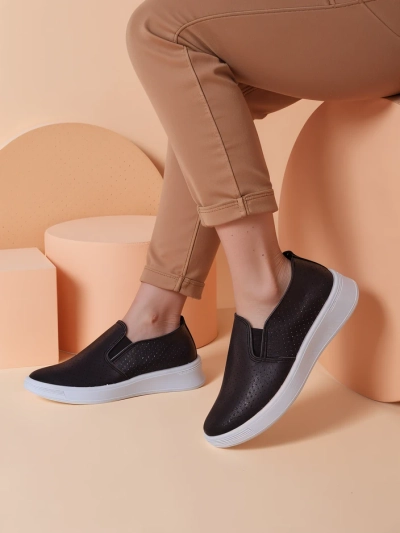 Royalfashion Жіночі спортивні черевики з перфорацією Musio