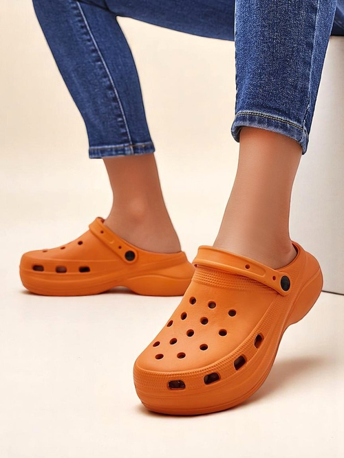 Royalfashion Жіночі перфоровані гумові шльопанці Dellosa