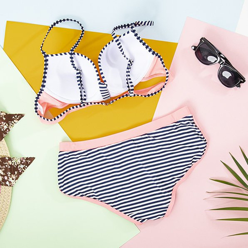 Рожевий купальний костюм в смужку