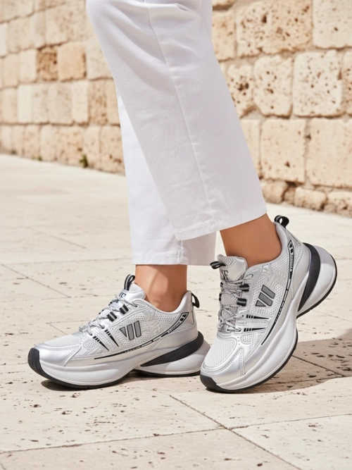 Royalfashion Жіночі спортивні кросівки на товстій підошві Roality