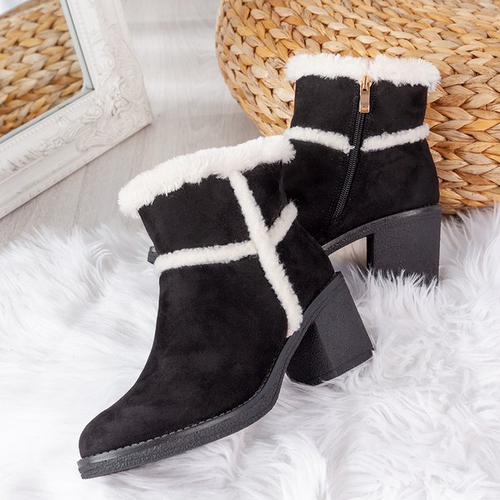 Чорні зимові чоботи на каблуці Fairi - Взуття