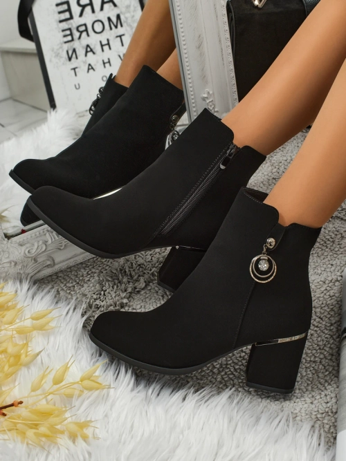 Ботильйони жіночі матові на підборах-стовпчику Vioi