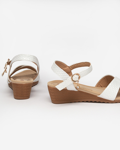 Білі жіночі босоніжки на низькій танкетці Graplo - Туфлі