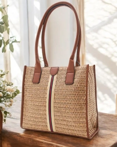 světle hnědá || hnědý