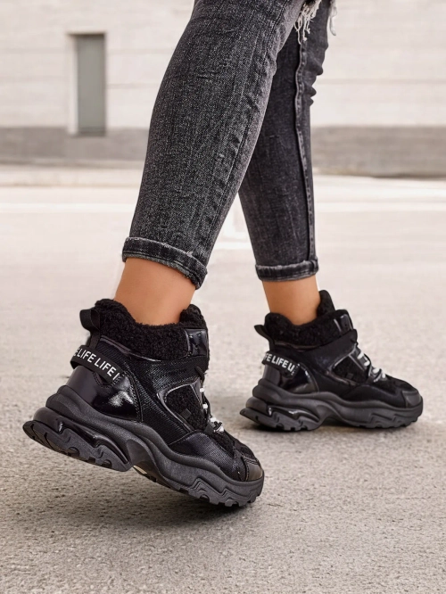 Жіночі модні кросівки Royalfashion з теплим підкладом Pieco