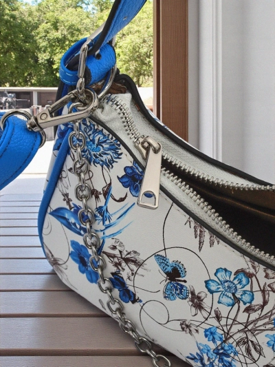 Royalfashion Malá dámská kabelka z eko kůže s květinami Lily Bloom