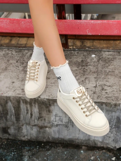 Royalfashion Жіночі спортивні кросівки з декоративними шнурівками Eone